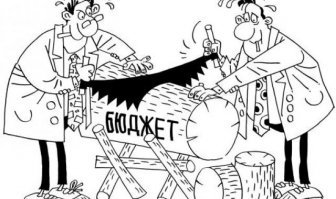 В Москве плитку покрыли асфальтом, а потом и вовсе сняли её с тротуара