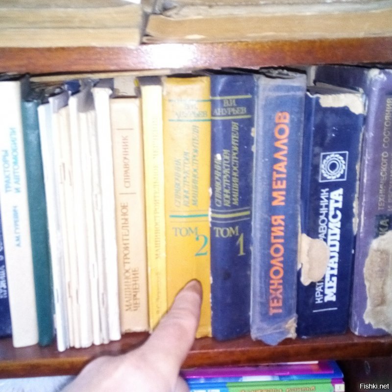 За рваные переплеты корите не меня, я их с макулатуры спасал, один даже в сортире висел вместо туалетки.