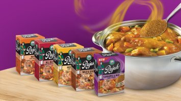 Вооот, грамотный камент. У нас в магазе даже в самом стандартном (ЮАР), красного карри минимум 3 градации по остроте. А в специализированных ваще ужос, мозг поломать можно. 

Я, кстати, помимо порошка самого острого обязательно еще чили добавляю. 

Сам рецепт комментировать не буду, ибо разновидностей тоже миллион + 1, красный я предпочитаю из говядины и немного в другой стилистике. Мой любимый однако - зеленый тайский с креветками. Ваще улет.