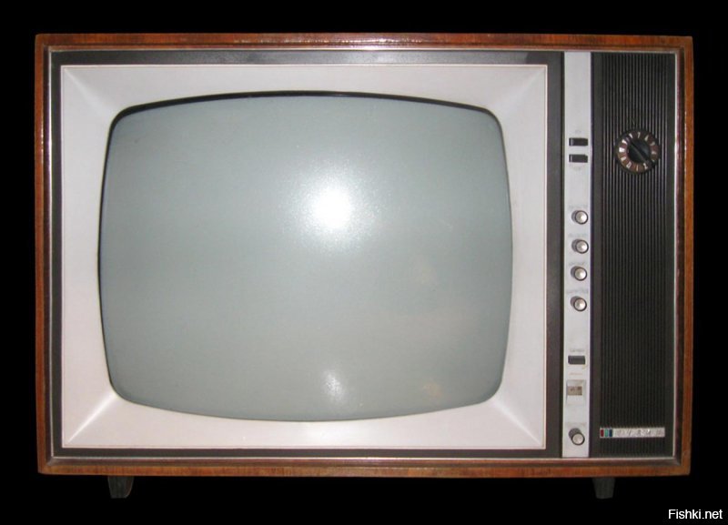 "импортный цветной телевизор" - могу конечно ошибаться, но больно уж похож на Рубин 401