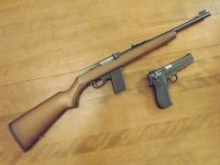 Marlin Camp Carabine, .45 ACP, самозарядный гражданский карабин. Использует как штатные, так и удлиненные магазины Colt. Есть модель под 9х19 Luger.



Тюнингованная модель



Осталось добавить глушитель.