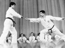 На фото Штурмин, или я ошибаюсь?
Запилил бы кто-нибудь пост про него - тоже легендарная, хоть и неоднозначная, личность.