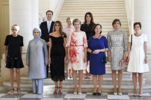 Вот еще одна десятка прелестниц.