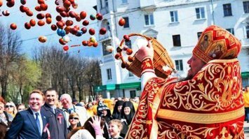 Не комментирую, а значит никого не оскорбляю.