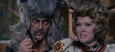 Мама (фильм, 1976)совместный советско-румынско-французский музыкальный фильм-сказка. Обладатель специального приза жюри «Серебряный кубок» на МКФ для детей и юношества в Венеции-77.
Премьера в СССР состоялась 17 октября 1977 года, премьера в Румынии   в ноябре 1976 года. По Центральному телевидению СССР фильм впервые был показан 24 августа 1980 года.