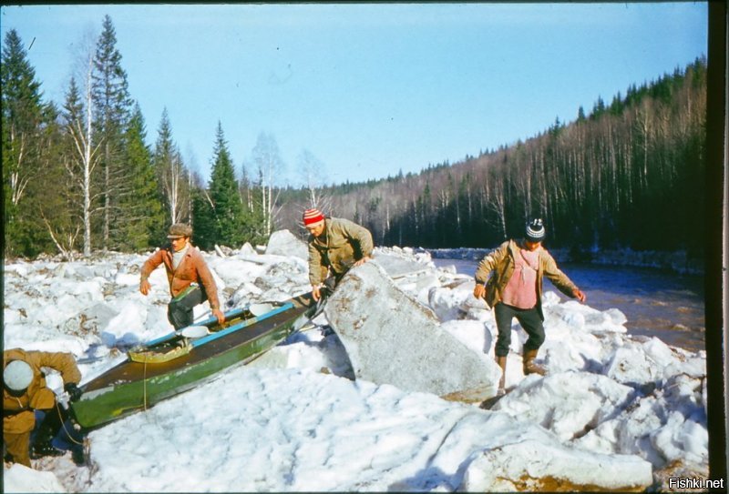 Сплавлялись по молодости по горным речкам по весне. Экстрима, и воды полные штаны были.