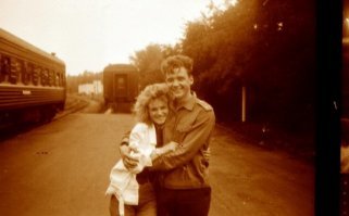 Помню ехал в часть из отпуска, 1988, время старался не терять, ежели попутчица ничего себе...)))