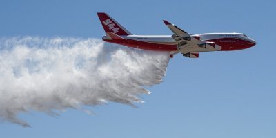 На те вам ещё и воздушного пожарного.....