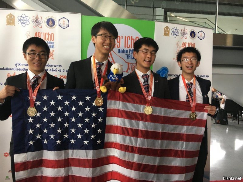 А это самые "настоящие амерканцы"занявшие первые места в олимпиаде по математике. в Пекине