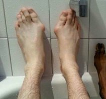 Что блеать с его ногами ???