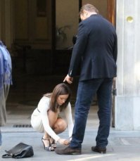 Настоящую Женщину не надо ни о чем просить, она по факту обязана.