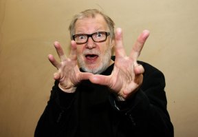 "Давай в рот побрызгаем?"