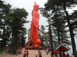 Любят они большие статуи.