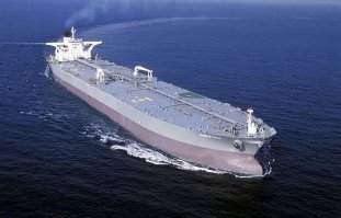 Рядом с этим же заводом Hyundai Motor в Ульсане находится и судостроительная верфь Hyundai Heavy Industries, вот это настоящее чудо, самая крупная судостроительная верфь в мире, 9 сухих доков, полный цикл сборки танкеров, сухогрузов, контейнеровозов, военных кораблей и т.д., короче самых больших и новых, более 10 % всех производимых кораблей в мире приходится на них, ежегодно более 60 судов