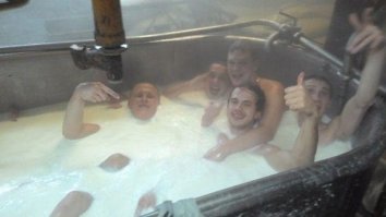 Да он по сравнению с теми кто купался в сыре,просто святой.
помните?