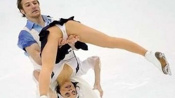 Буря в стакане воды... Что тут пикантного? Всё женское фигурное катание насквозь "пикантное".