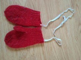 В мое время за подобное можно было огрести люлей от мамы. Но что бы подобного не произошло применяли нижеследующее изделие ...