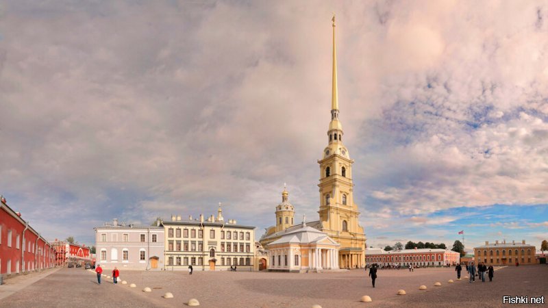 "...их город очень похож на Санкт-Петербург". 
Соборная площадь есть в обоих городах.