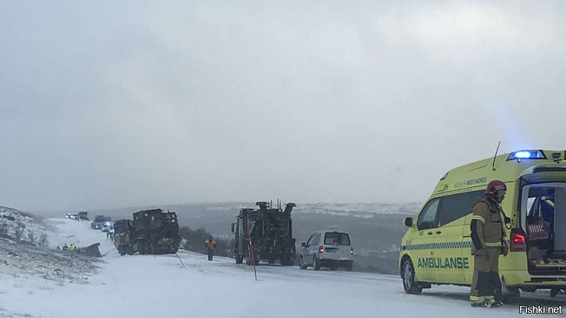 Пендосы прилетели к викингам (межгалактические учения против сил зла Путина), выпал снег...8 единиц техники "положили", врезались с гражданский автобус, около 10 человек поехало в больницу.