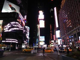 Были там в декабре.. Сначала было очень тепло для декабря +8, через день -7. Берег океана, что тут поделать. Вот фото 24 декабря. Закон не нарушали)))