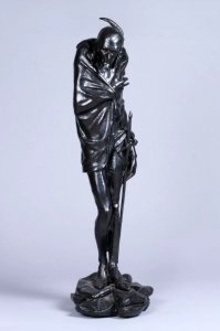 Мефистофель мега-крутой.
Другой ракурс статуэтки.