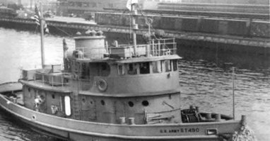 Буксир «Циклон», использовавшийся в съёмках фильма, был построен в Нью-Йорке в 1944 году и носил там название «ST490» US Army. Судно было известно тем, что после передачи СССР в 1947 году оно значительную часть пути в Одессу из Нью-Йорка прошло своим ходом.«Циклон» проработал в Одесском порту до 1988 года и был последним сохранившимся к моменту съёмок фильма американским буксиром из переданных по ленд-лизу в Советский Союз