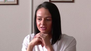 Это вы у нее спросите.