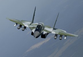 Автор! Запомни как Миг выглядит! То что ты скопипастил - это F16! Ну откуда вы берётесь????