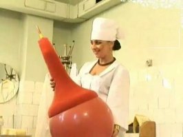 Журналистка для эксперимента нацепила фейковую попу Ким Кардашьян