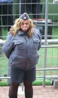 "Richard A. Caylor
Вау, я был бы не прочь, чтобы такие красавицы меня арестовали :-)"

Не удержался и добавил.