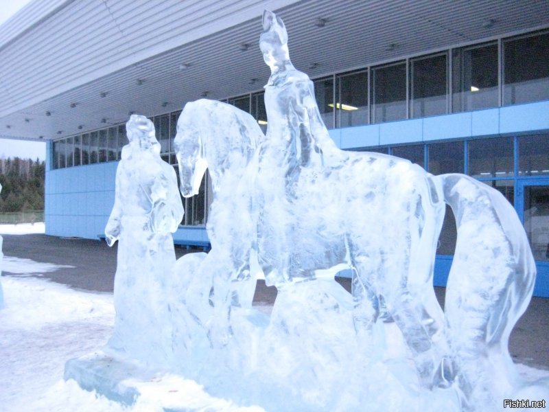 несмотря на то, что живу я в краснодаре, мне очень много приходится ездить по стране
первая фото это камчатка, вторая красноярский аэропорт
третья где то или Иркутская обл или красноярский край. фоток докуя