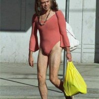 Такие особи на улицах их не пугают, а чел, решивший получить образование напугал до усрачки.