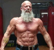 Дед говорит: Это в тридцать я был дрищём, а сейчас и по девкам пойти не стыдно, опять же времени завались.