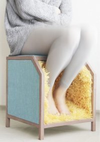 пришел с мороза, а тут какаято телка в твоей одежде, в твоей квартире, на твоей табуретка сидит...
а ты живешь один...