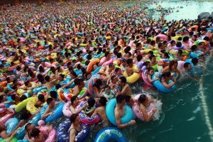 и немного местных жителей)