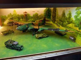 Шикарно!!! Лайк! А почему нет ссылки на видео?! Я как раз "созрел" для обучения нанесению эфектов на модели в масштабе 1:72. На 1:35, вроде, всё понятно, но там, ИМХО, всё проще ввиду большего размера поверхностей (и моделей в 1:35 у меня нет). А в 1:72 вообще не представляю с какой стороны подступиться...