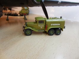 Шикарно!!! Лайк! А почему нет ссылки на видео?! Я как раз "созрел" для обучения нанесению эфектов на модели в масштабе 1:72. На 1:35, вроде, всё понятно, но там, ИМХО, всё проще ввиду большего размера поверхностей (и моделей в 1:35 у меня нет). А в 1:72 вообще не представляю с какой стороны подступиться...