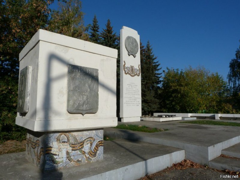Памятник воинам 140-го Зарайского полка, отличившегося в русско-турецкой войне и ПОЛКОВОЙ ЗНАК 140-го ПЕХОТНОГО ЗАРАЙСКОГО ПОЛКА