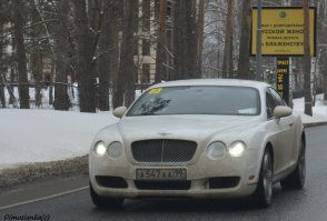 БМВ? вон инвалид на Бетли едет