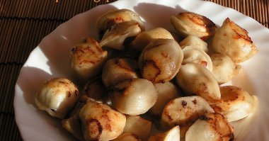 Не Фаст Фуд , а Фаст Фудище!!!!!
Жареный пельмень, а не нагетсы!!!!