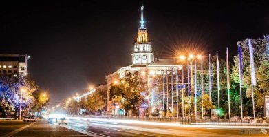 Это мой город,фото профессиональные, но его я так вижу тоже. Но автор данной статьи так не видит города РФ. Машина гугла приблизительно такие делает снимки, но с жителями и авто.