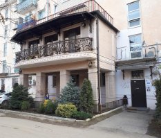 Нальчик. Пристройка к типовой пятиэтажке на проспекте Ленина 35. :)