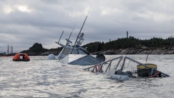 Так уже само построилось...