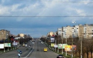 И есть только один лучший город в мире, в котором никогда не было пробок - Кривой Рог. Больше 150 км из края в край, и проезжая часть по красной линии - восьмиполосная дорога!