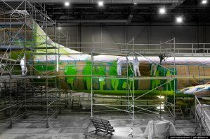 Согласен жуткая дикость, вон смотрите как технологично самолеты буржуины красят