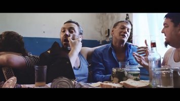 Когда мусору захотелось шансона и куража.