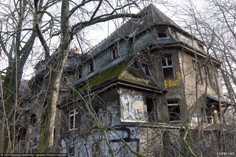 В любом старом городе Европы есть "заброшки".Берлин.