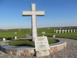 В Курске есть немецкое кладбище, вполне себе ухоженное. Никто не против, есть и есть. Это история, её забывать нельзя.