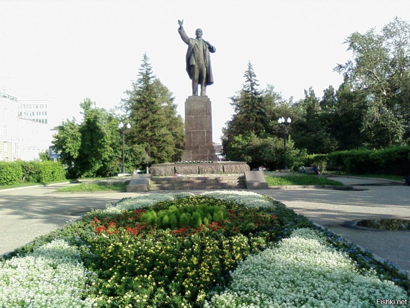 Спасибо, 2 года прожил в Иркутске(2006-2008гг). Поработал в "Байкалвесткоме" кто помнит этого оператора сотовой связи. Город очень нравиться. А Байкал это сила. Очень скучаю по этим местам. Надеюсь еще побывать в этих прекрасных местах. Несколько фото из многих которые храню. Не подписываю не помню все названия мест.