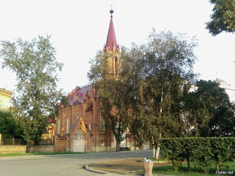 Спасибо, 2 года прожил в Иркутске(2006-2008гг). Поработал в "Байкалвесткоме" кто помнит этого оператора сотовой связи. Город очень нравиться. А Байкал это сила. Очень скучаю по этим местам. Надеюсь еще побывать в этих прекрасных местах. Несколько фото из многих которые храню. Не подписываю не помню все названия мест.